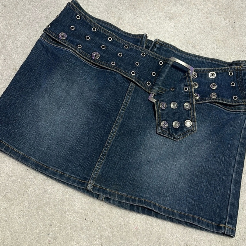 Y2K micro skirt